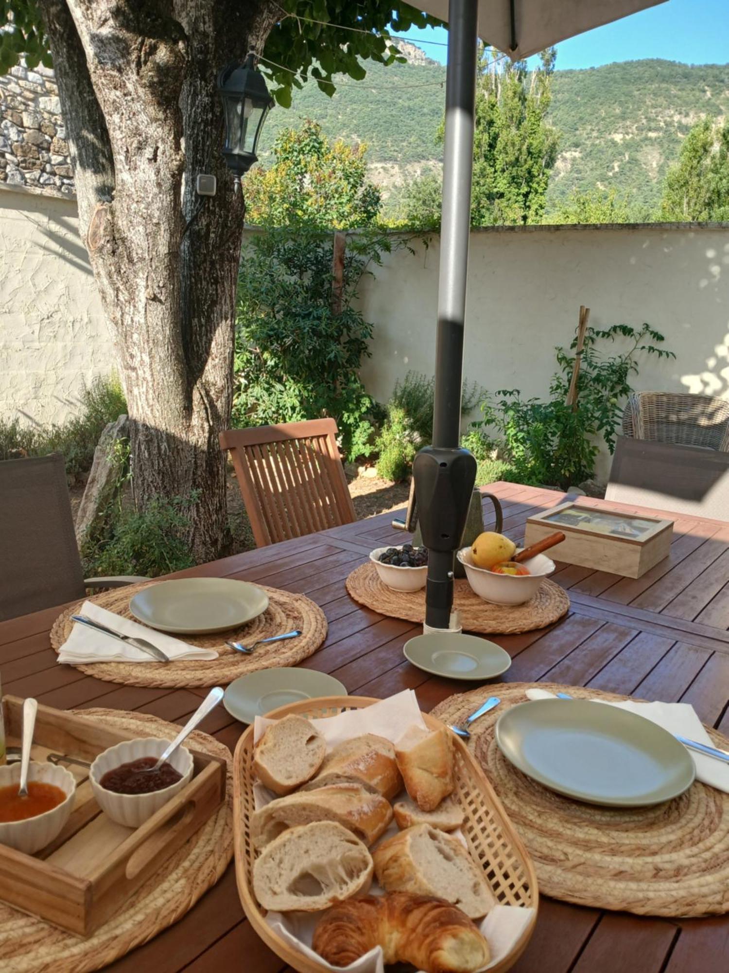 Alma Bella Bed and Breakfast Le Pegue Buitenkant foto